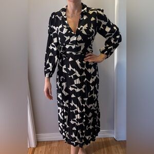 Zara Monochrome Abstract Long Sleeve Dress